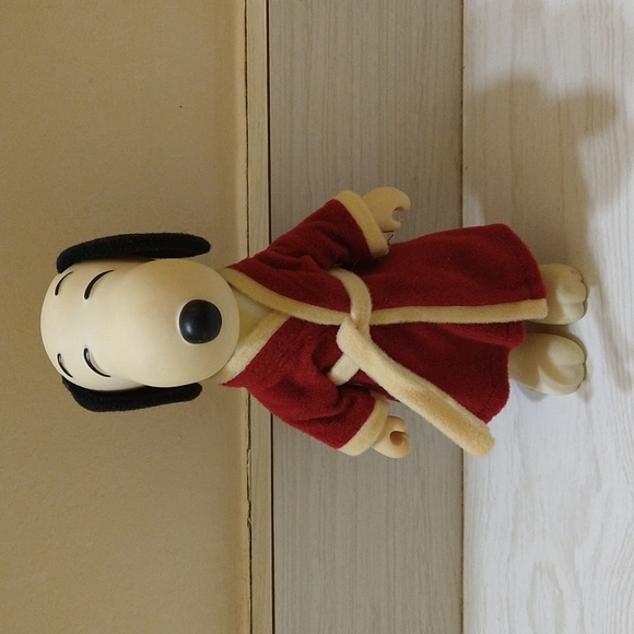 Peanuts Other - Rubber Snoopy In A Bathrobe
